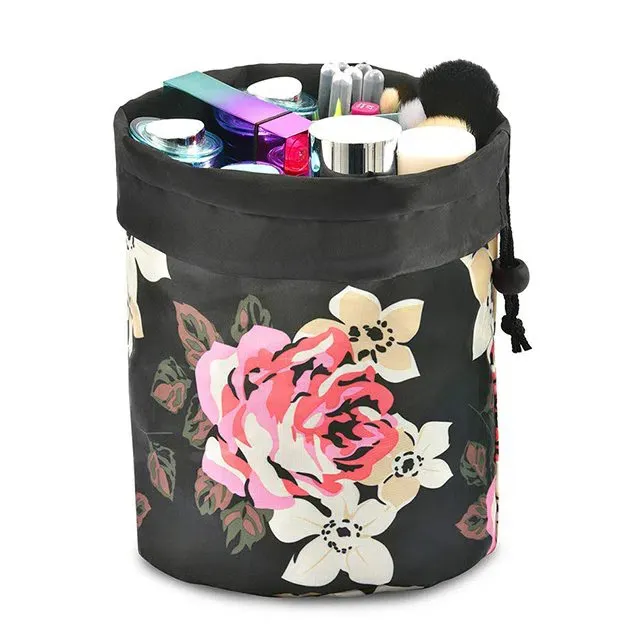 Višenamjenske putne make up torbe